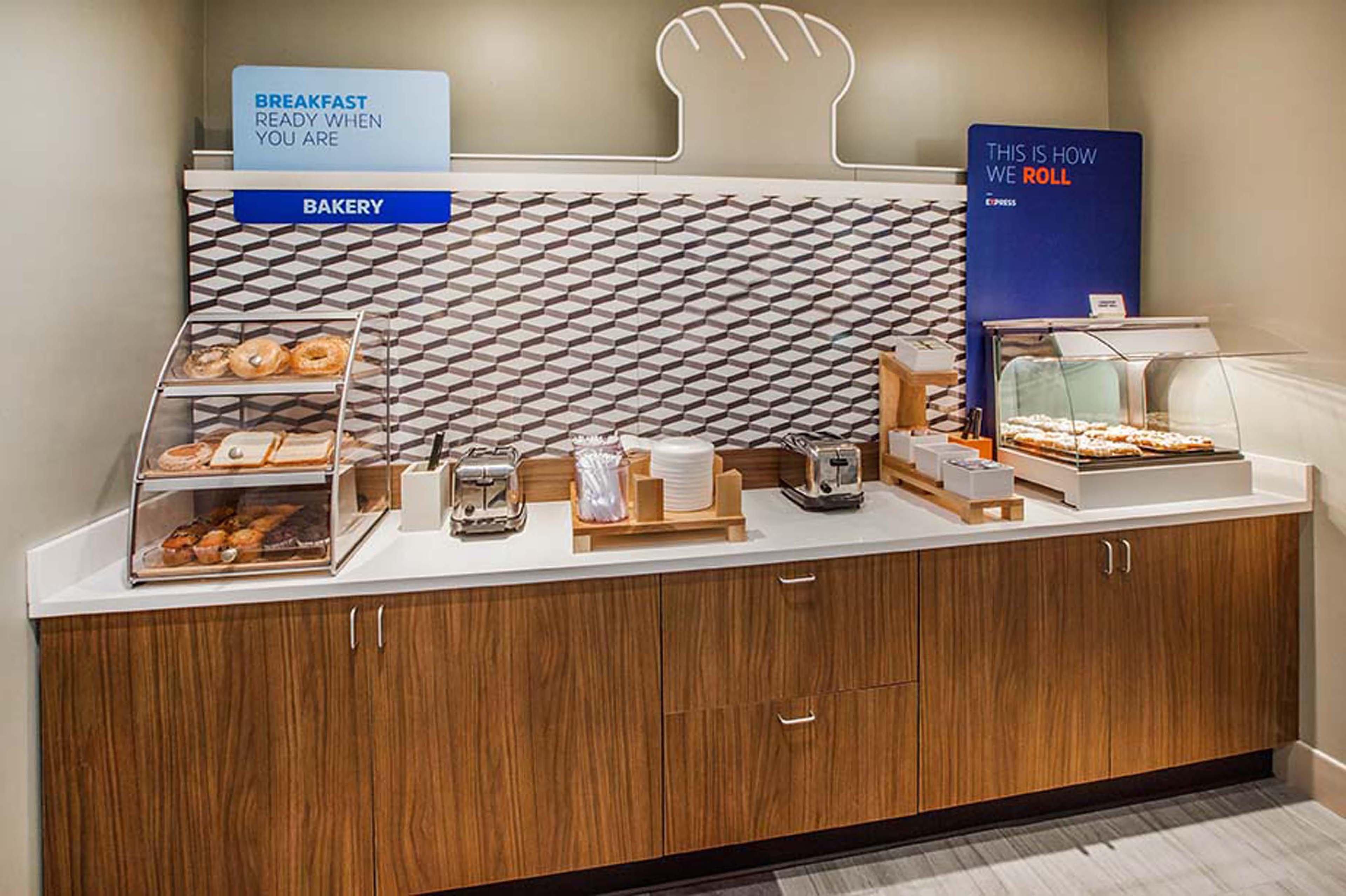 Holiday Inn Express Hotel & Suites Crawfordsville By Ihg Экстерьер фото