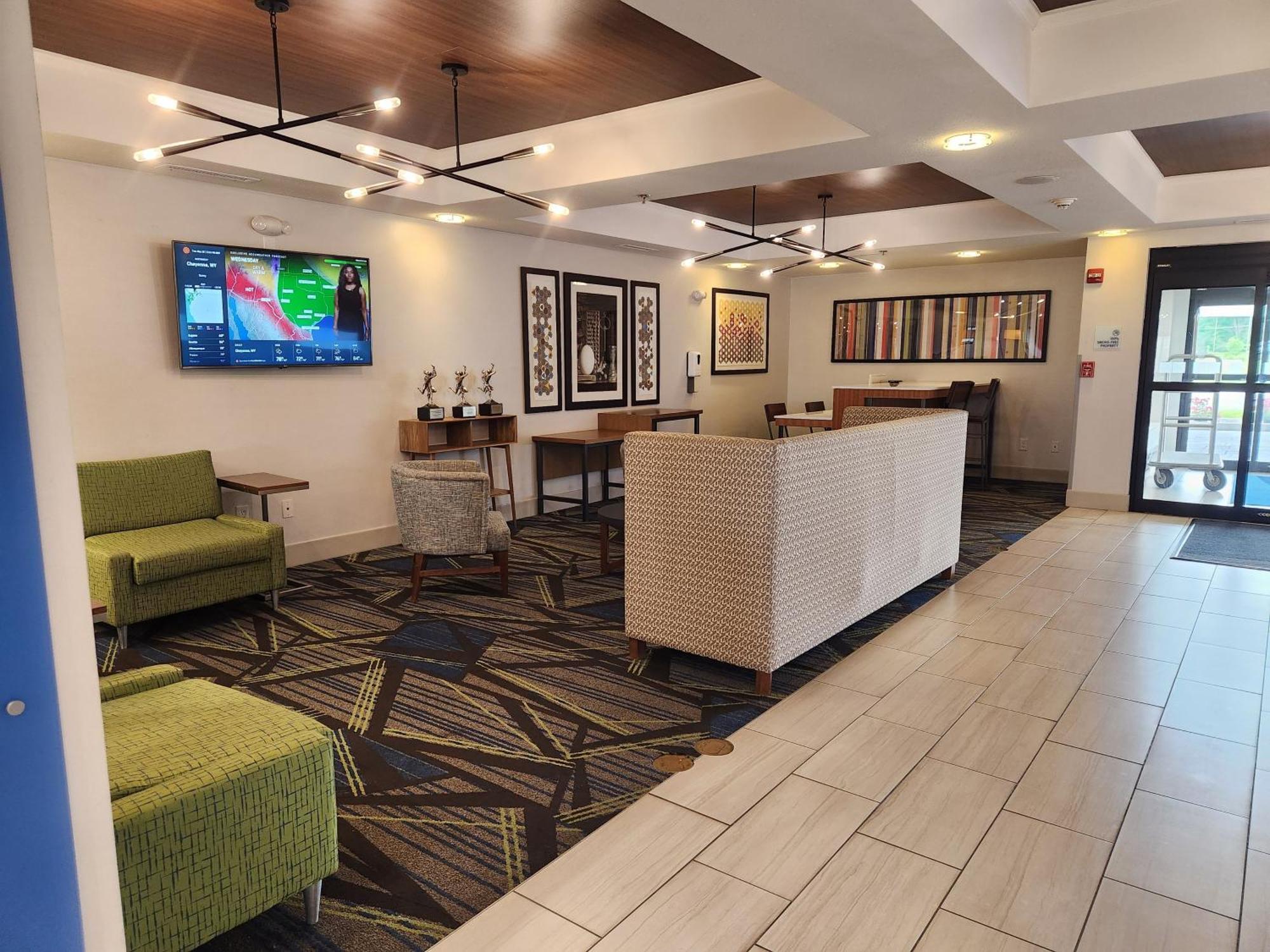 Holiday Inn Express Hotel & Suites Crawfordsville By Ihg Экстерьер фото