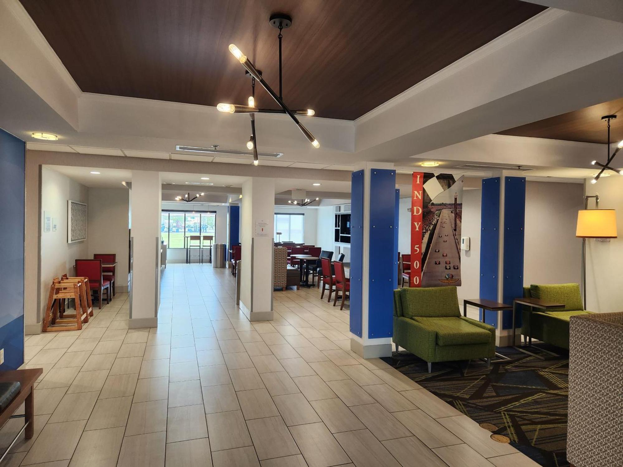 Holiday Inn Express Hotel & Suites Crawfordsville By Ihg Экстерьер фото