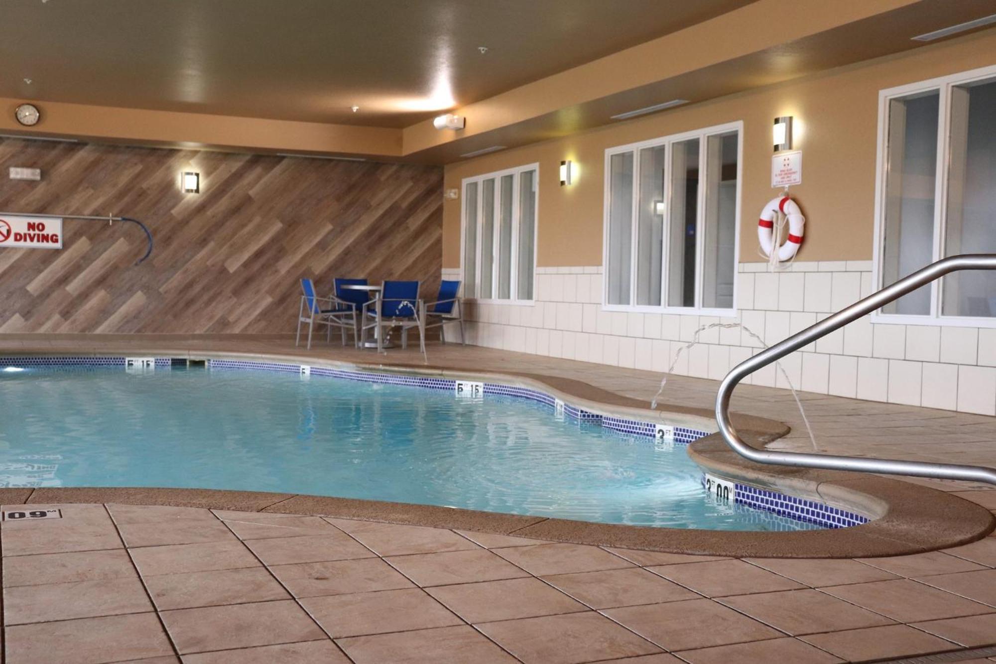 Holiday Inn Express Hotel & Suites Crawfordsville By Ihg Экстерьер фото