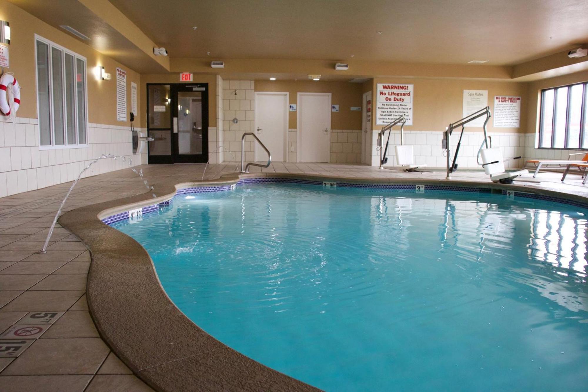Holiday Inn Express Hotel & Suites Crawfordsville By Ihg Экстерьер фото
